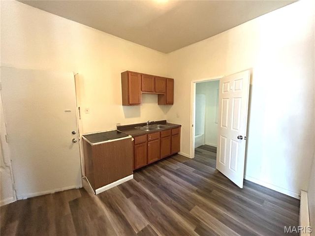 326 Portland Avenue, Belleville, IL 62220