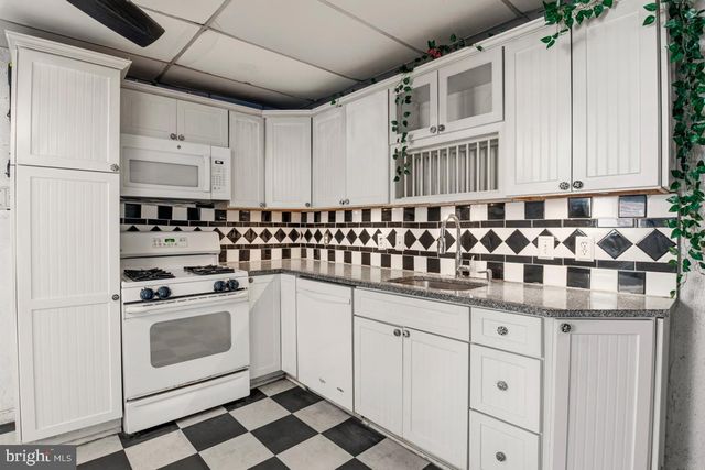 30 W 6TH ST, Lansdale, PA 19446