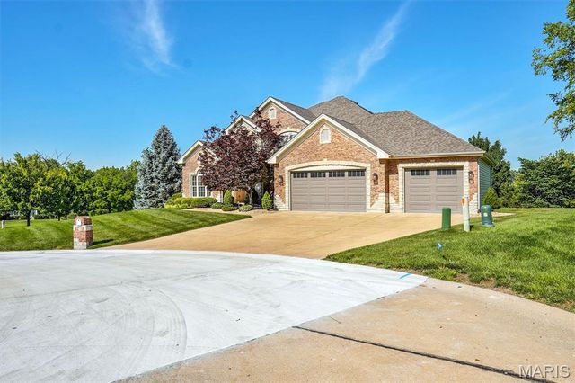 1 Stonebridge Place, St Charles, MO 63301