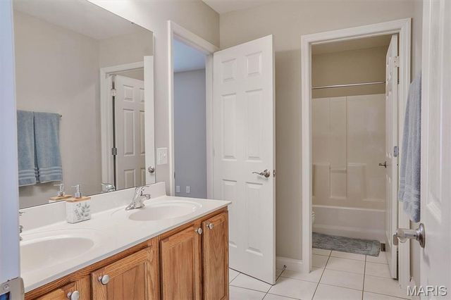 1 Stonebridge Place, St Charles, MO 63301
