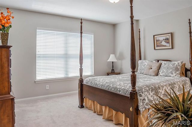 1 Stonebridge Place, St Charles, MO 63301