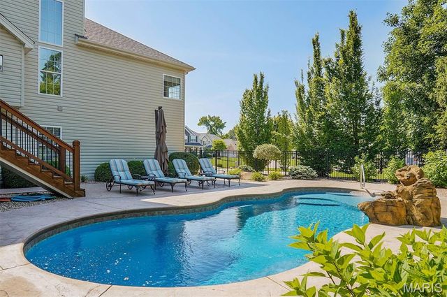 1 Stonebridge Place, St Charles, MO 63301
