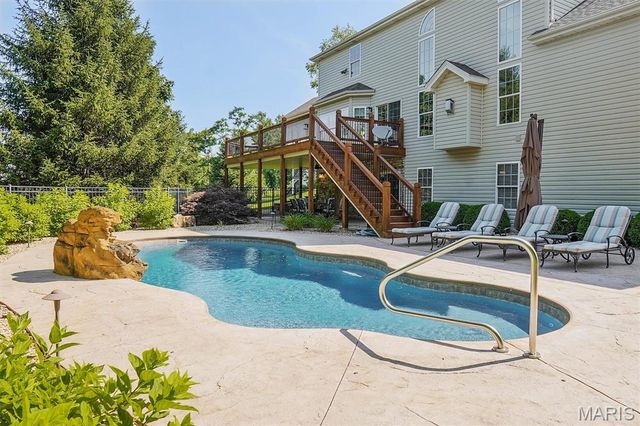 1 Stonebridge Place, St Charles, MO 63301