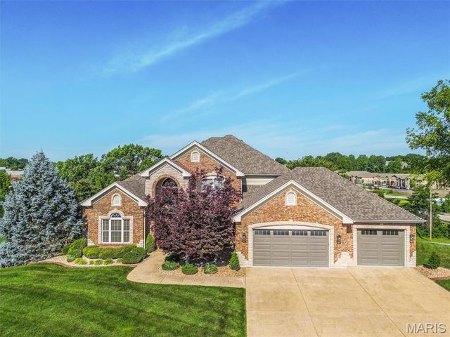 1 Stonebridge Place, St Charles, MO 63301