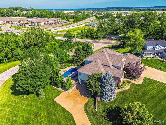 1 Stonebridge Place, St Charles, MO 63301
