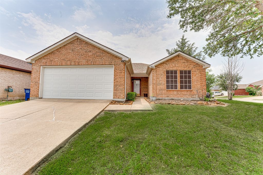 1900 Clear Creek Drive, Little Elm, TX 75068