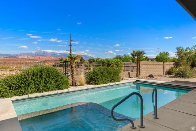411 N HIGHLAND PKWY, Washington, UT 84780