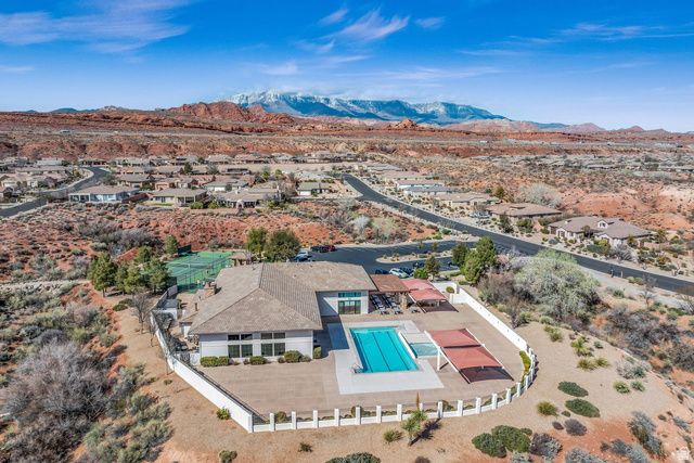 411 N HIGHLAND PKWY, Washington, UT 84780