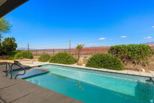 411 N HIGHLAND PKWY, Washington, UT 84780