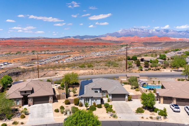411 N HIGHLAND PKWY, Washington, UT 84780