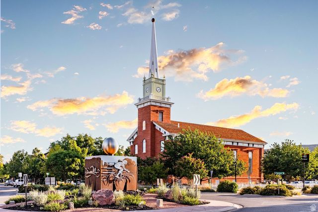 411 N HIGHLAND PKWY, Washington, UT 84780