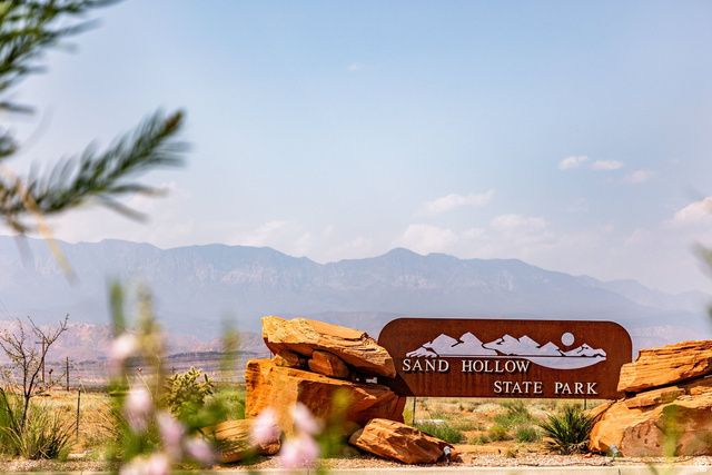 411 N HIGHLAND PKWY, Washington, UT 84780