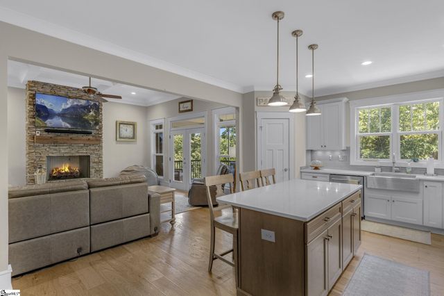 813 Olivine Court, Chesnee, SC 29323