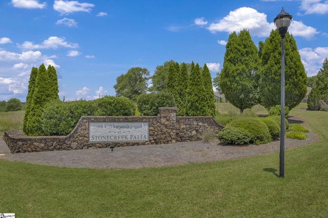 813 Olivine Court, Chesnee, SC 29323