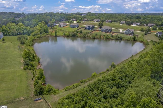 813 Olivine Court, Chesnee, SC 29323