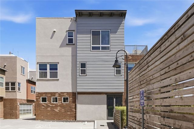 783 Wonder Lane, Costa Mesa, CA 92627