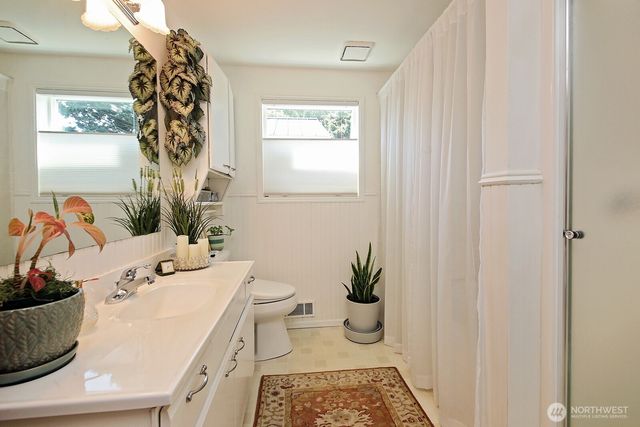 424 Island View Lane, Langley, WA 98260