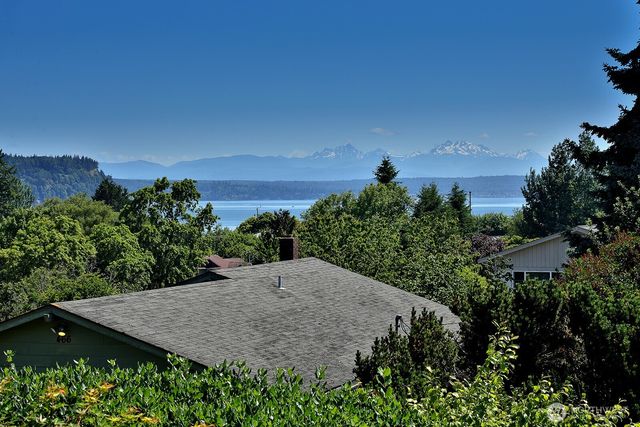 424 Island View Lane, Langley, WA 98260