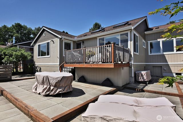 424 Island View Lane, Langley, WA 98260