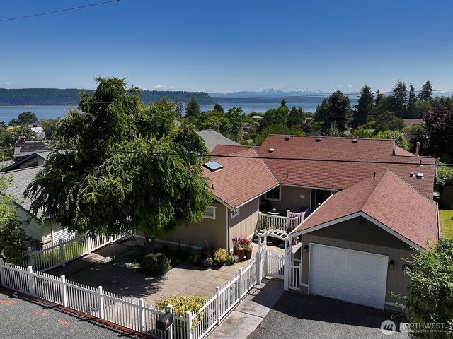 424 Island View Lane, Langley, WA 98260