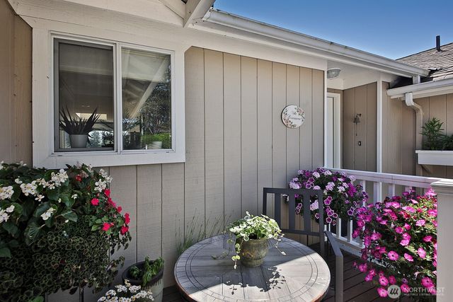 424 Island View Lane, Langley, WA 98260