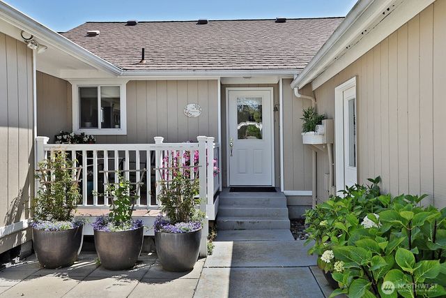 424 Island View Lane, Langley, WA 98260