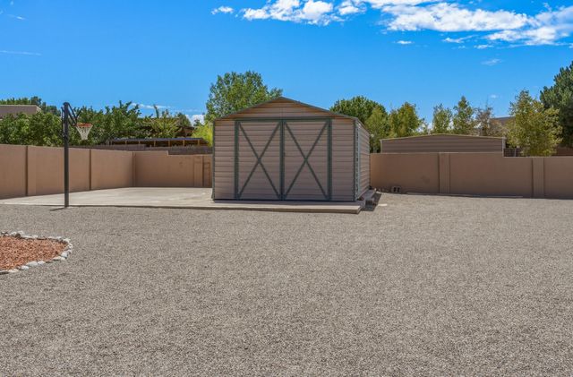 9174 Signal Avenue NE, Albuquerque, NM 87122