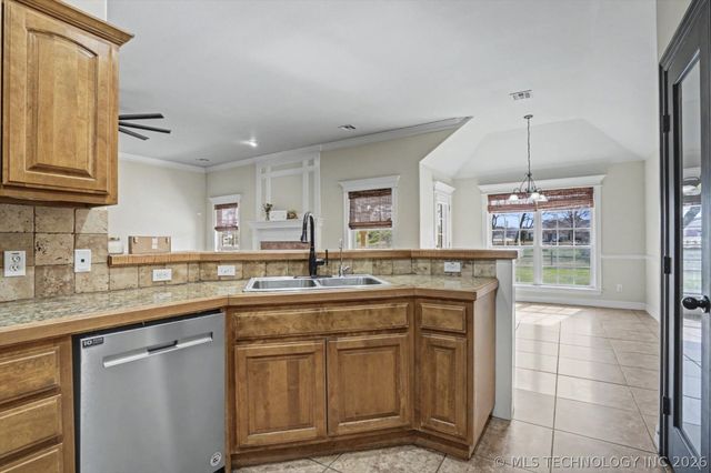 26356 E 114th Place S, Coweta, OK 74429