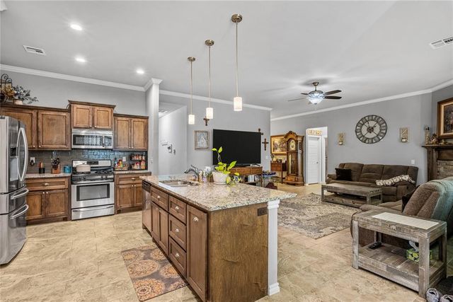 207 Lyla Glen Drive, Washington, OK 73093