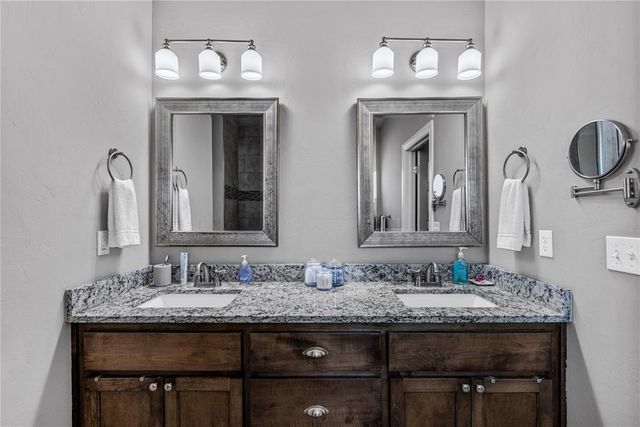 207 Lyla Glen Drive, Washington, OK 73093