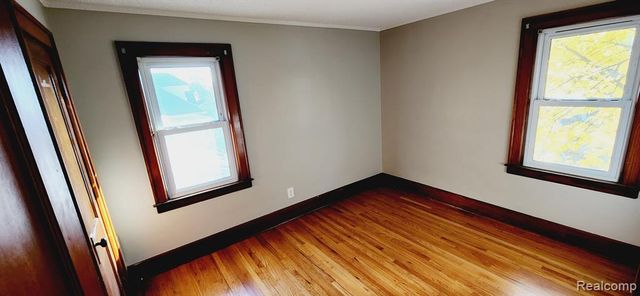 22301 Park Street, Dearborn, MI 48124