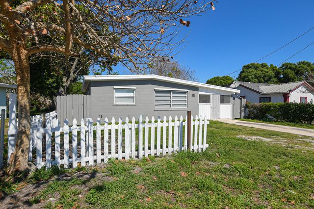 1814 Miami Court, Fort Pierce, FL 34950