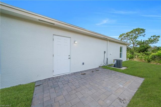 2801 42nd ST W, Lehigh Acres, FL 33971