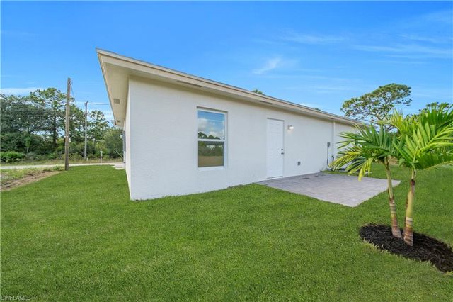 2801 42nd ST W, Lehigh Acres, FL 33971