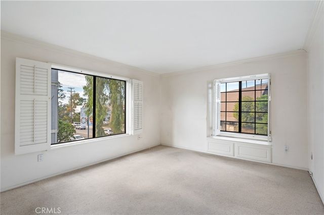 18100 Burbank 14, Tarzana, CA 91356