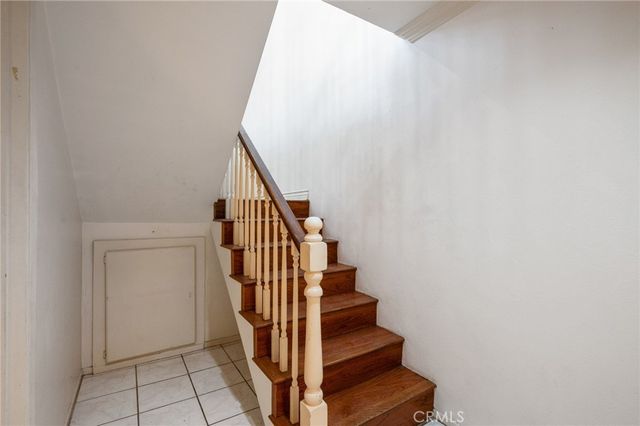 18100 Burbank 14, Tarzana, CA 91356