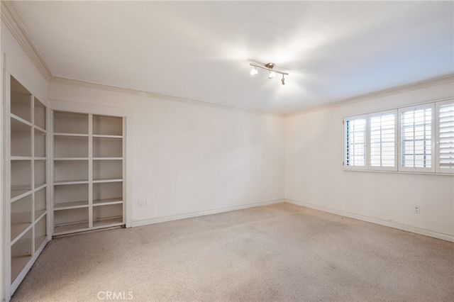 18100 Burbank 14, Tarzana, CA 91356