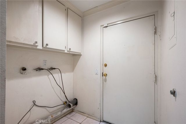 18100 Burbank 14, Tarzana, CA 91356