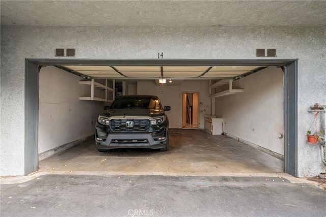 18100 Burbank 14, Tarzana, CA 91356