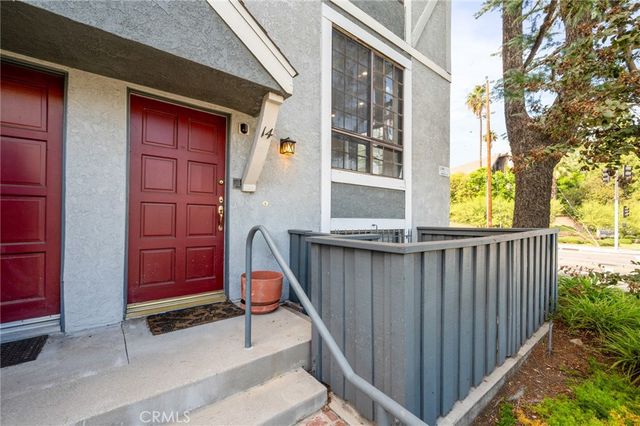 18100 Burbank 14, Tarzana, CA 91356