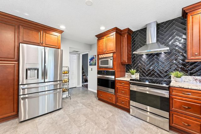 1035 N ELK COURT, Winter Springs, FL 32708