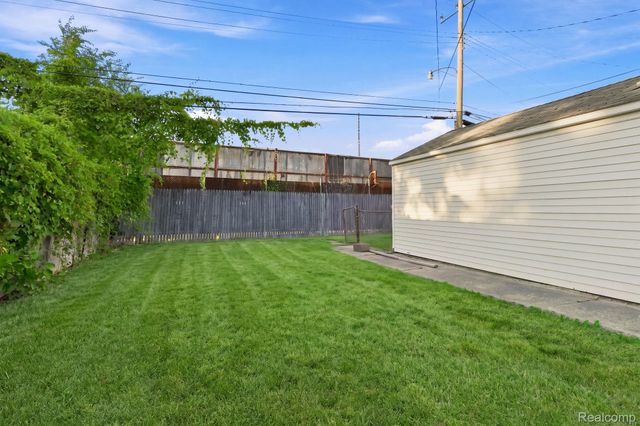 14457 Carlisle Street, Detroit, MI 48205