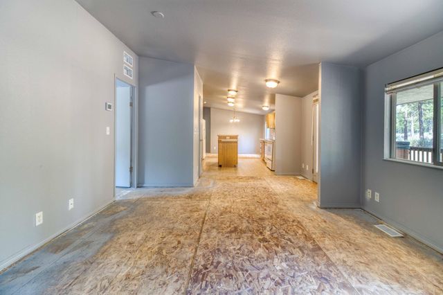 52084 Red Pine, La Pine, OR 97739