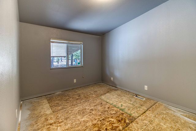 52084 Red Pine, La Pine, OR 97739