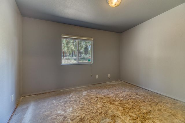 52084 Red Pine, La Pine, OR 97739