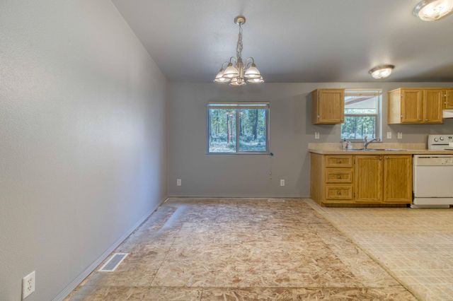 52084 Red Pine, La Pine, OR 97739