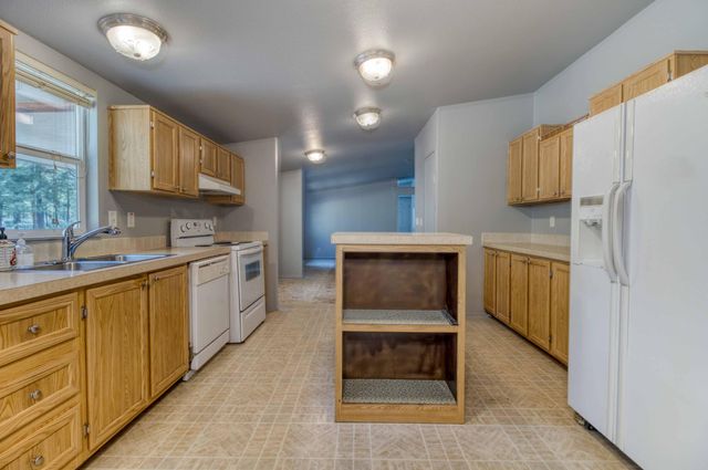 52084 Red Pine, La Pine, OR 97739