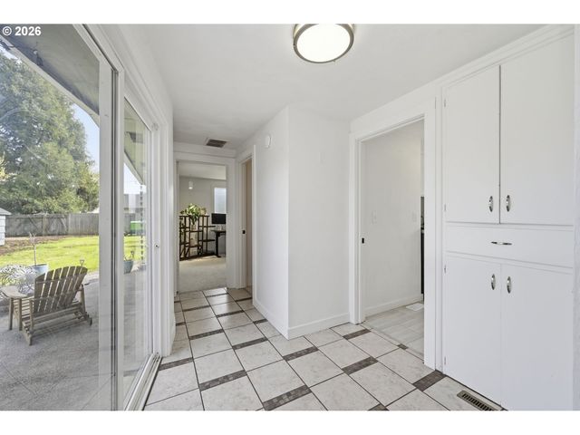 4060 WOOD Ave, Eugene, OR 97402