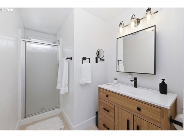 4060 WOOD Ave, Eugene, OR 97402