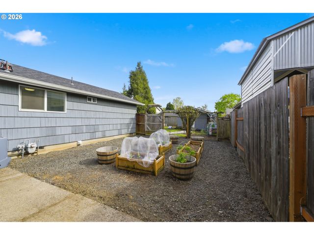 4060 WOOD Ave, Eugene, OR 97402